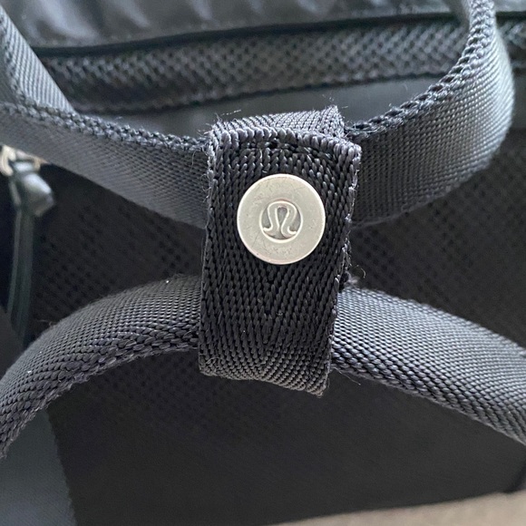 lululemon athletica Black Unisex Duffel Bag - Picture 9 of 16